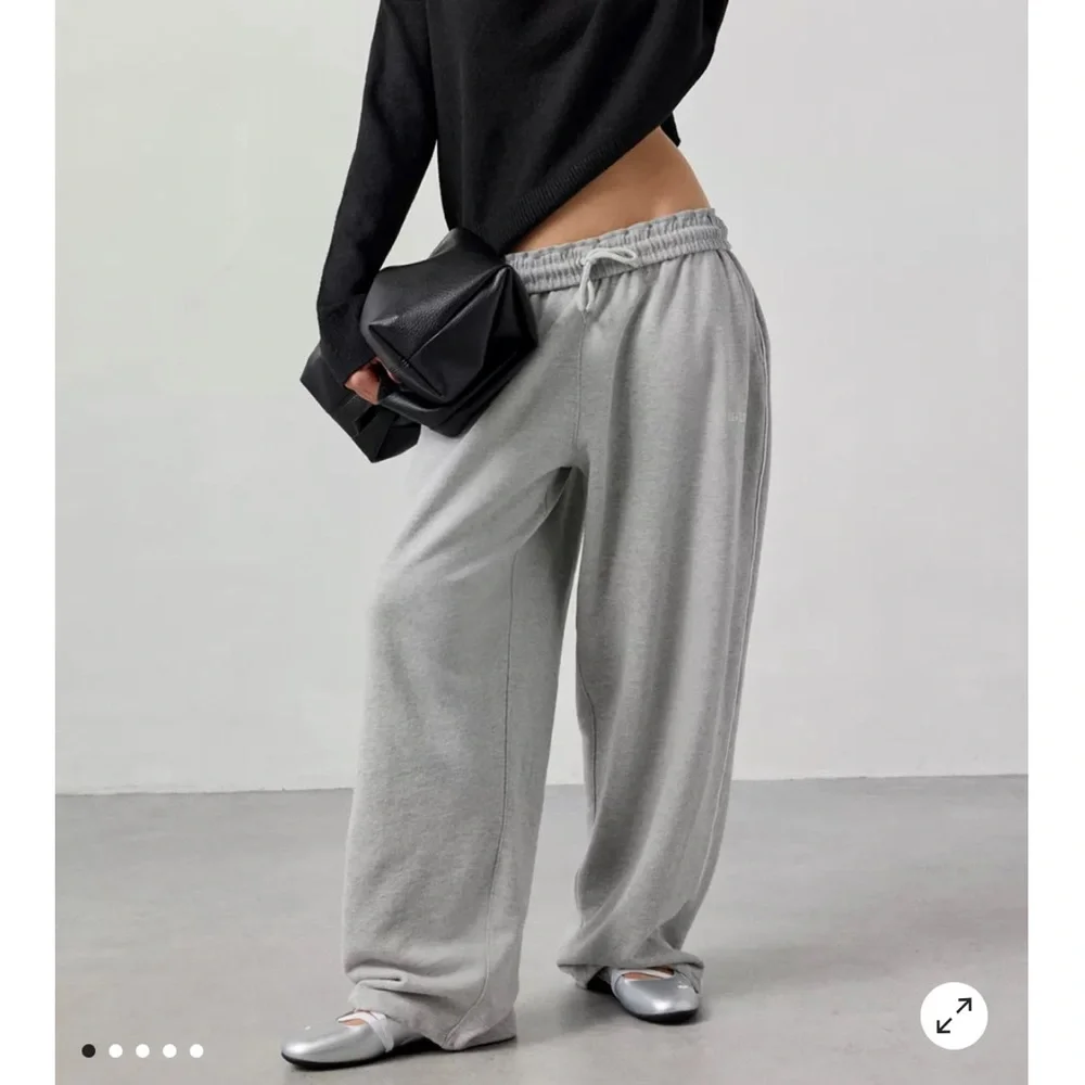 Les Frans Wide Leg Sweatpants - Picture 5 of 8